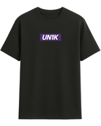 Camiseta UN1K Preta “Block Identity Purple”