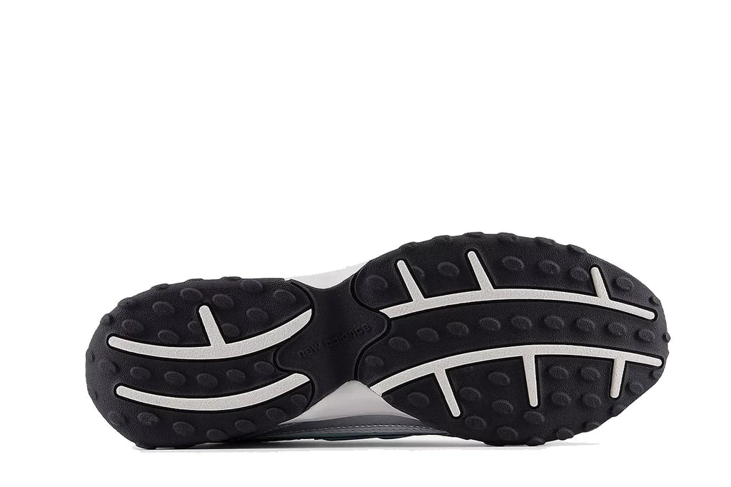 New Balance 204L Light Silver Metallic Prata