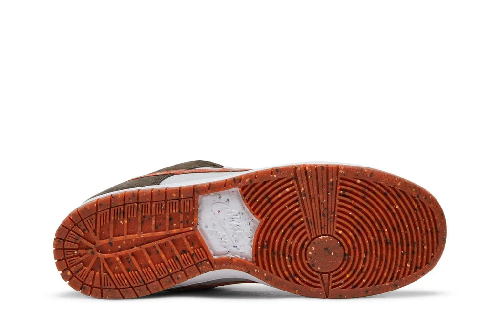 Crushed D.C. x Nike SB Dunk Low Golden Hour Colorido
