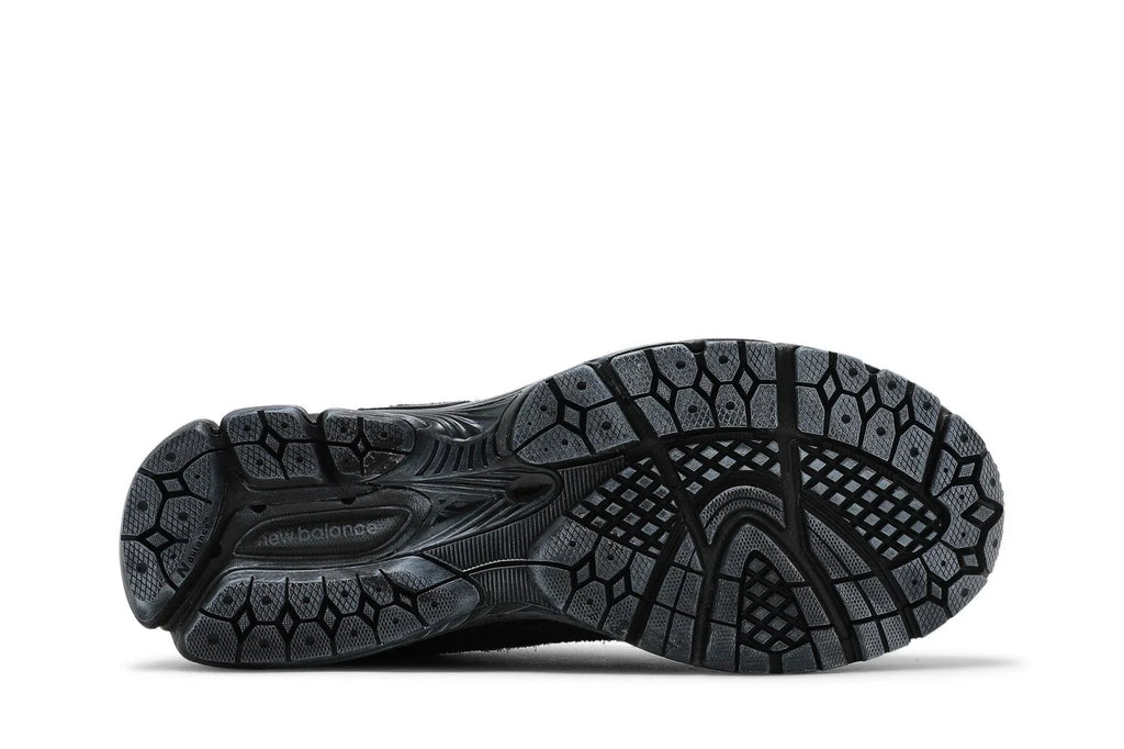 New Balance 2002R Protection Pack Phantom Cinza Camurça Mesh Preto