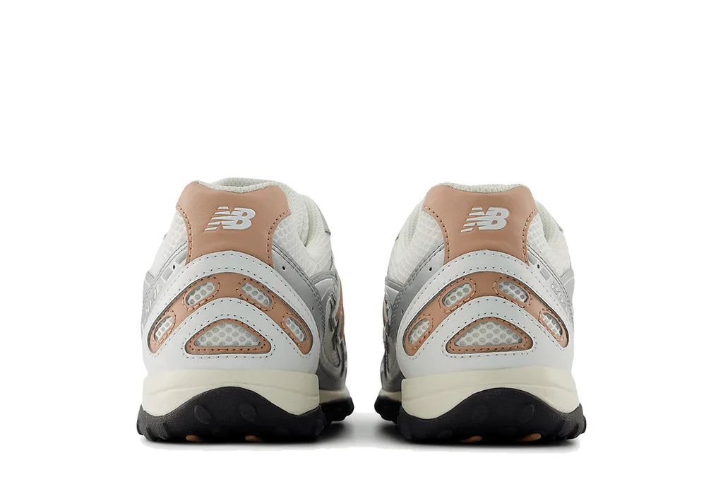New Balance 204L Silver Metallic Flat Taupe Prateado